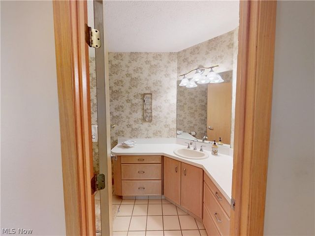 857 Hardwood Court, Mayfield Village, OH 44040