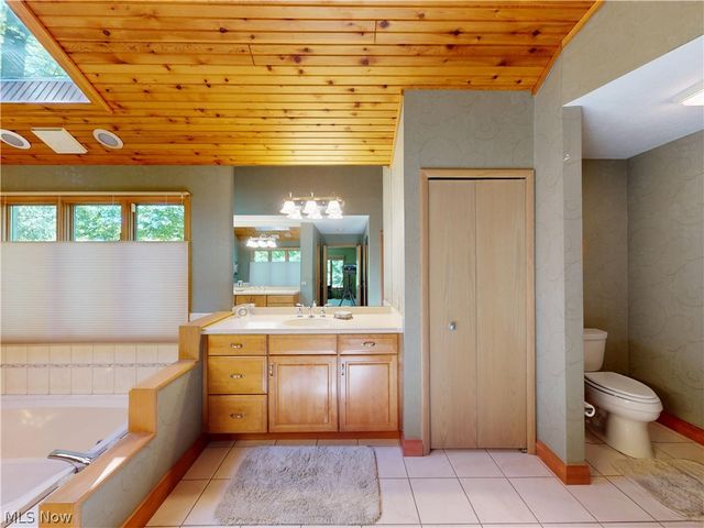 857 Hardwood Court, Mayfield Village, OH 44040