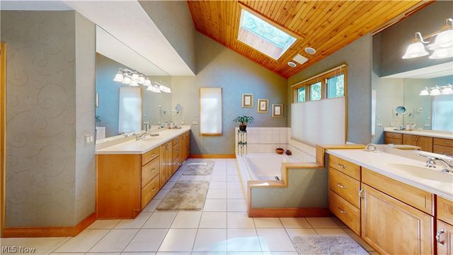 857 Hardwood Court, Mayfield Village, OH 44040