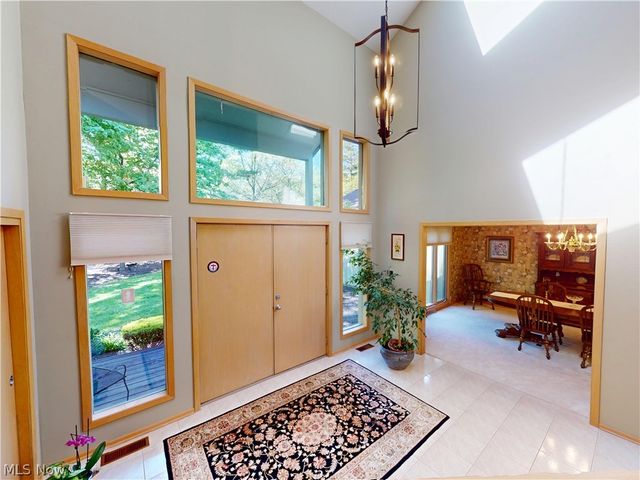857 Hardwood Court, Mayfield Village, OH 44040