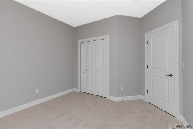 7290 Woodhaven Drive, Lockport Town, NY 14094