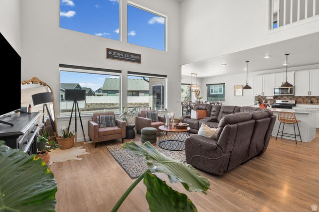 372 W WESTWOOD WAY, Santaquin, UT 84655