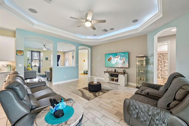 4024 SALIDA DEL SOL DRIVE, Sun City Center, FL 33573