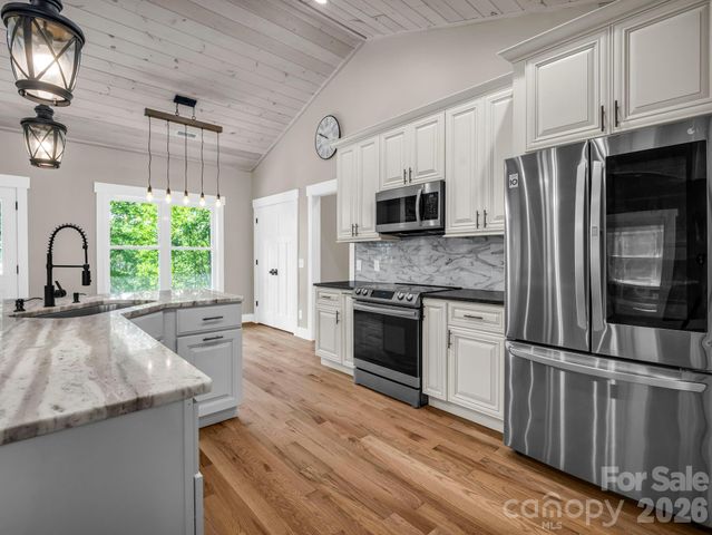 38 Scenic View Drive, Hendersonville, NC 28792