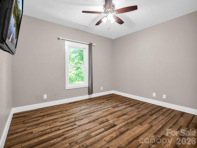 38 Scenic View Drive, Hendersonville, NC 28792