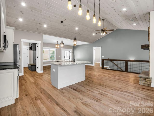 38 Scenic View Drive, Hendersonville, NC 28792