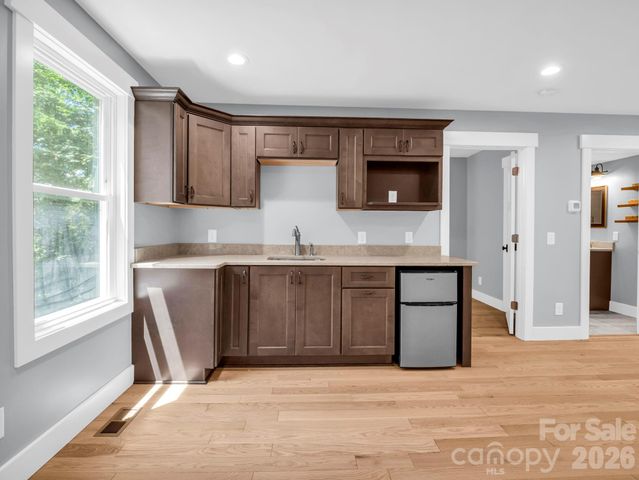 38 Scenic View Drive, Hendersonville, NC 28792