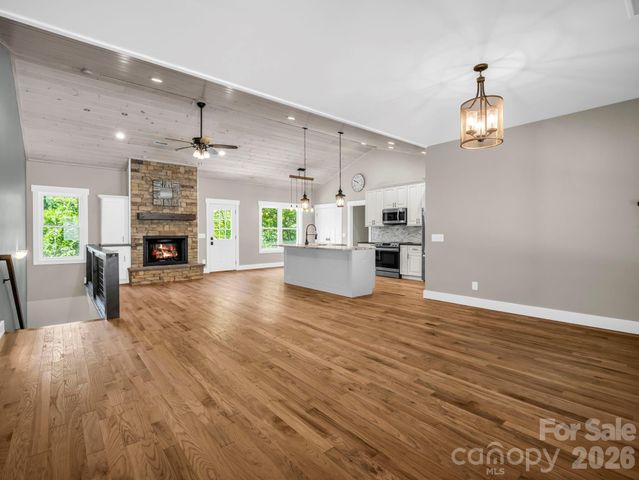 38 Scenic View Drive, Hendersonville, NC 28792