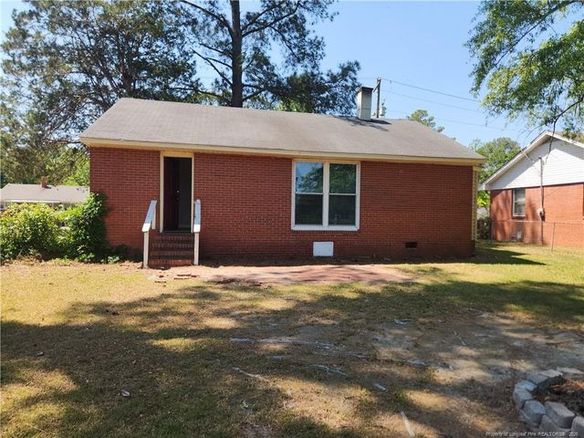 469 McBain Drive, Fayetteville, NC 28303