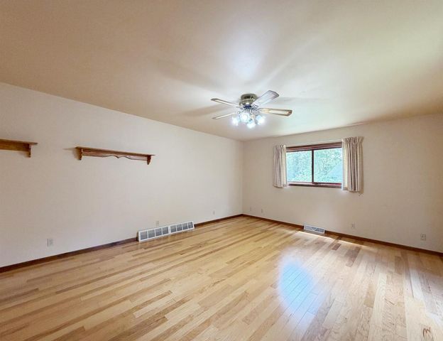 N8183 LAKESHORE DRIVE, Fond Du Lac, WI 54937