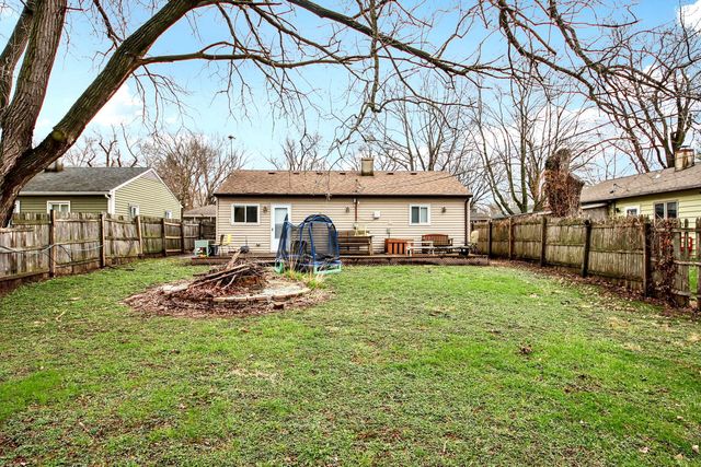 65 Della Street, Crystal Lake, IL 60014