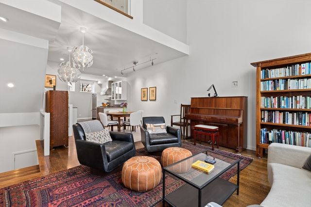 68 Seaverns Ave A, Boston, MA 02130