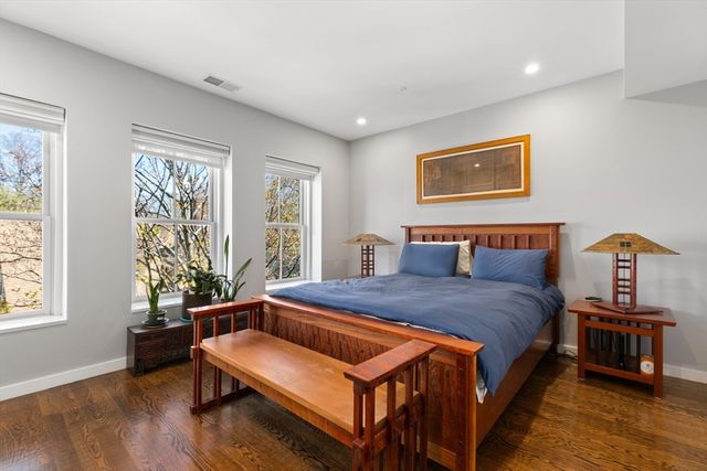 68 Seaverns Ave A, Boston, MA 02130