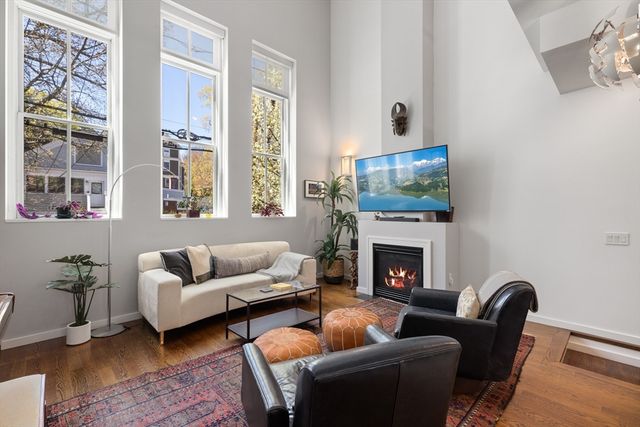 68 Seaverns Ave A, Boston, MA 02130