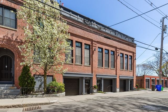 68 Seaverns Ave A, Boston, MA 02130