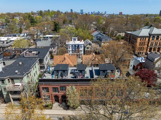 68 Seaverns Ave A, Boston, MA 02130