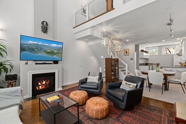 68 Seaverns Ave A, Boston, MA 02130