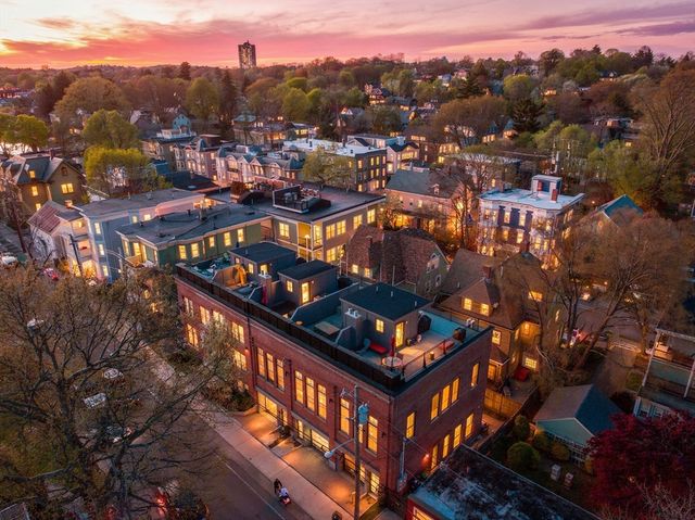 68 Seaverns Ave A, Boston, MA 02130