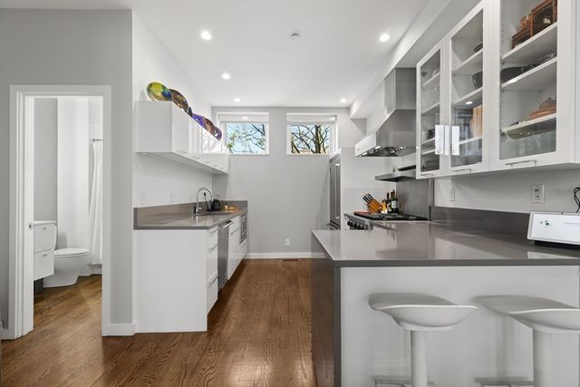 68 Seaverns Ave A, Boston, MA 02130