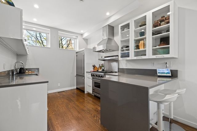 68 Seaverns Ave A, Boston, MA 02130