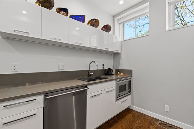 68 Seaverns Ave A, Boston, MA 02130