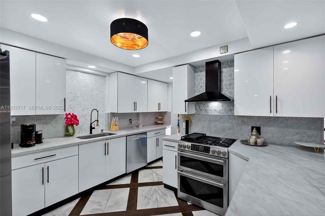 800 NE 97th St 0, Miami Shores, FL 33138