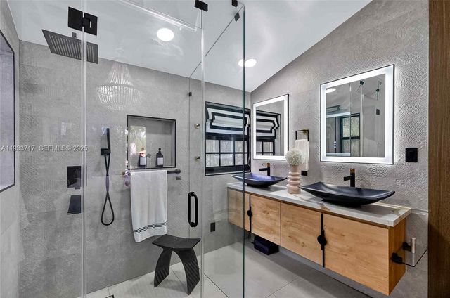 800 NE 97th St 0, Miami Shores, FL 33138