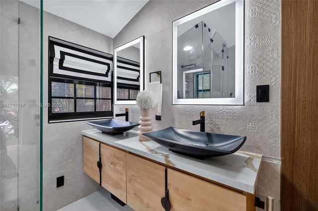 800 NE 97th St 0, Miami Shores, FL 33138