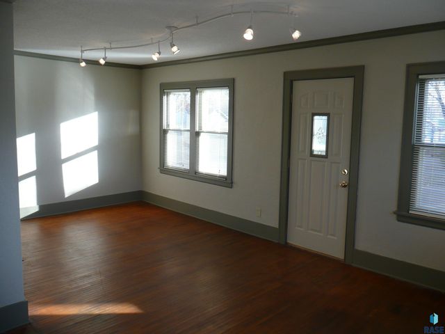 1025 S Wayland Ave Avenue, Sioux Falls, SD 57103