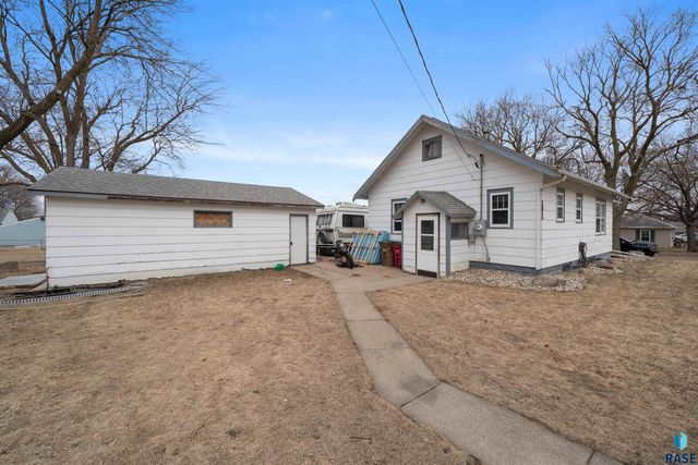 1025 S Wayland Ave Avenue, Sioux Falls, SD 57103