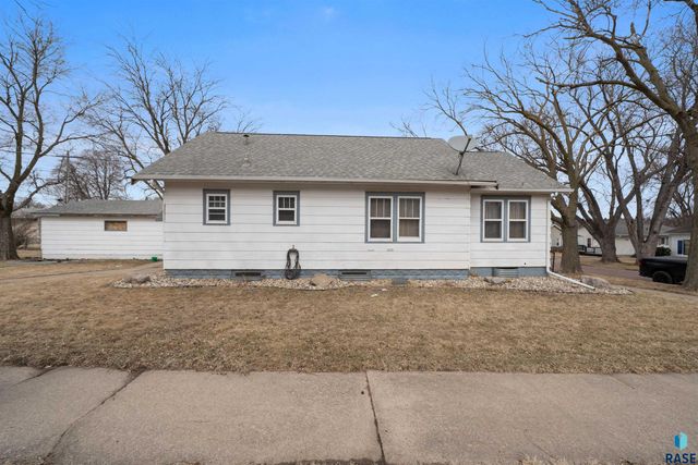 1025 S Wayland Ave Avenue, Sioux Falls, SD 57103