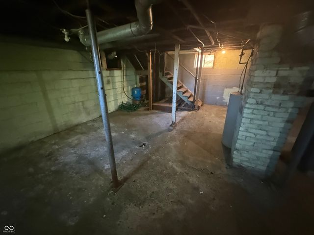 2004 E Wheeler Avenue, Terre Haute, IN 47802