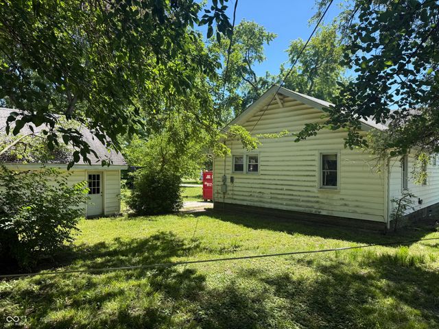2004 E Wheeler Avenue, Terre Haute, IN 47802