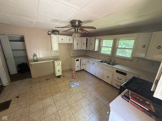 2004 E Wheeler Avenue, Terre Haute, IN 47802
