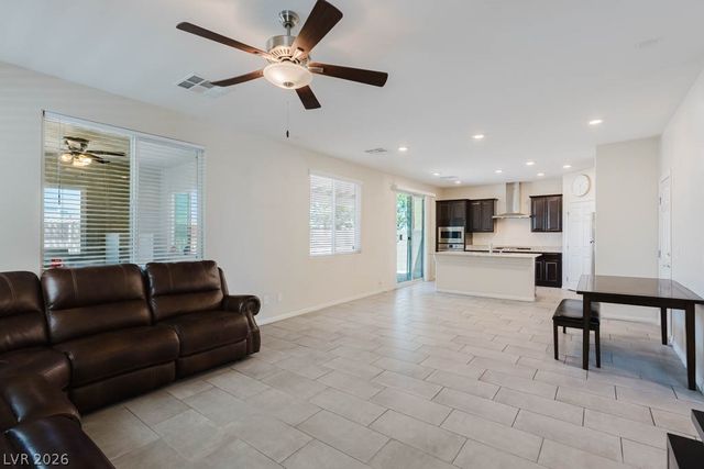 5392 Jade Crystal Avenue, Las Vegas, NV 89146