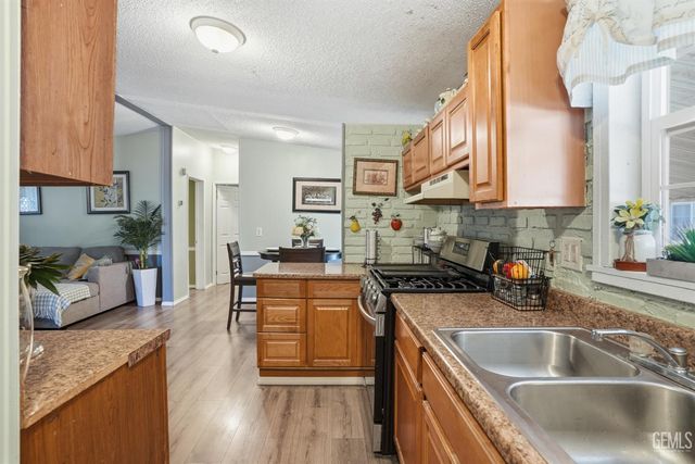 1301 Taft Highway 154, Bakersfield, CA 93307