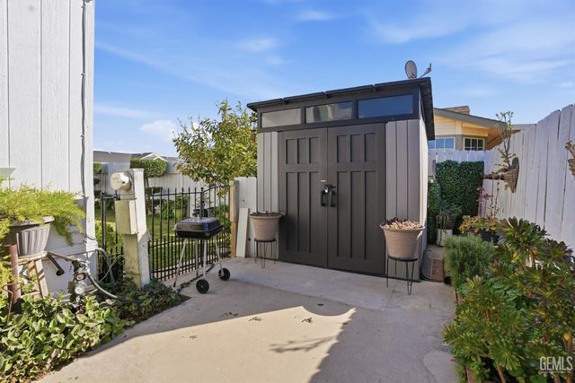 1301 Taft Highway 154, Bakersfield, CA 93307