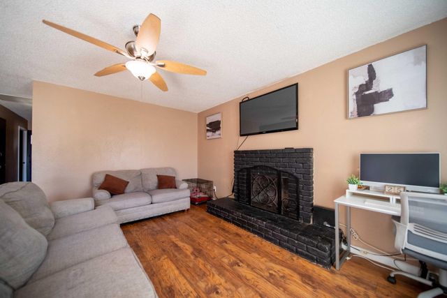 980 S Spruce Street, Tulare, CA 93274