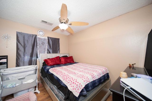 980 S Spruce Street, Tulare, CA 93274