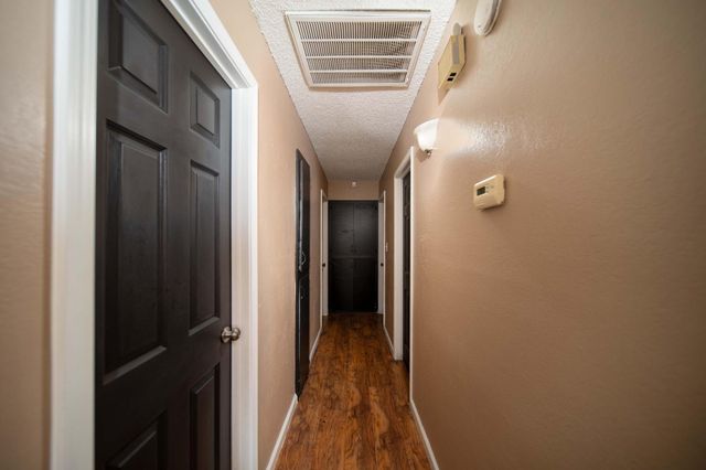 980 S Spruce Street, Tulare, CA 93274