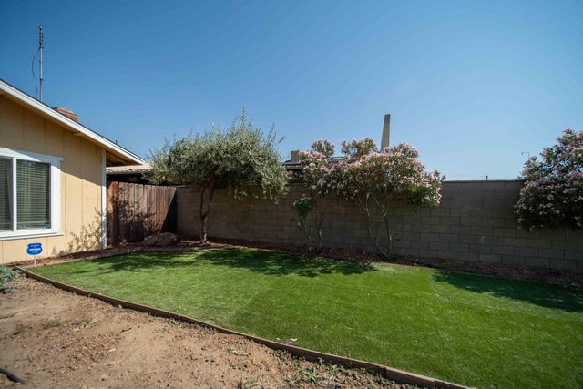 980 S Spruce Street, Tulare, CA 93274