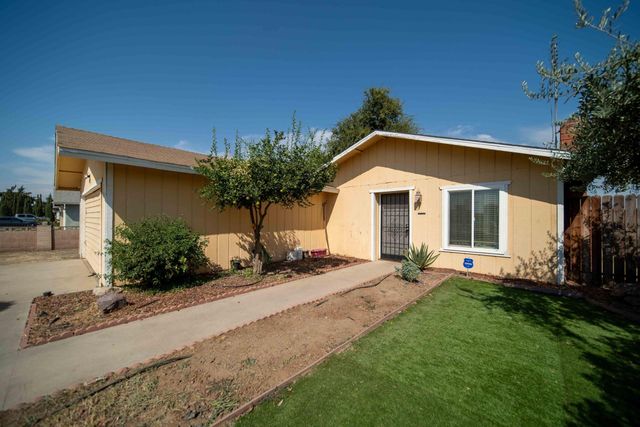 980 S Spruce Street, Tulare, CA 93274