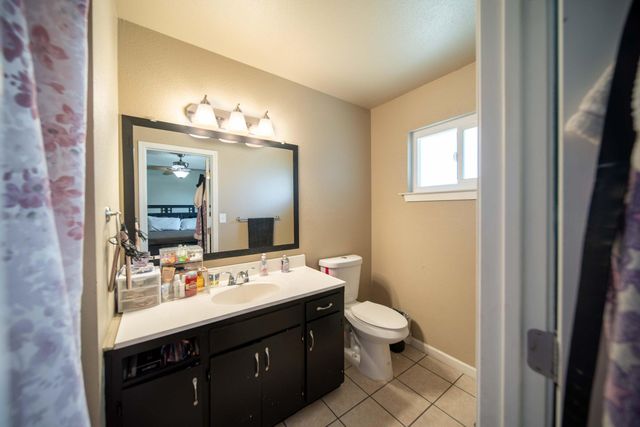 980 S Spruce Street, Tulare, CA 93274