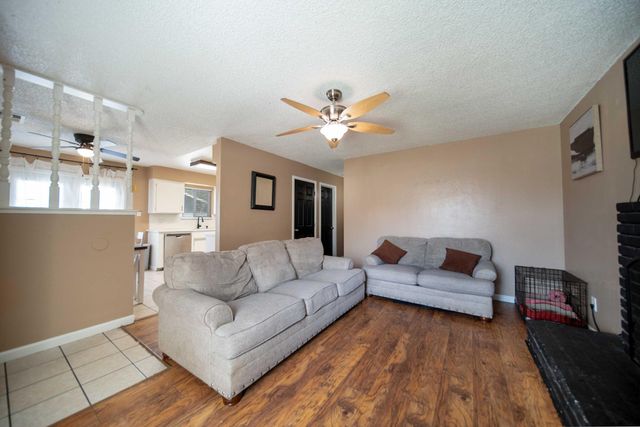 980 S Spruce Street, Tulare, CA 93274