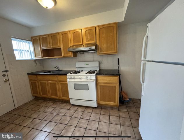 2707 S 9TH ST, Philadelphia, PA 19148