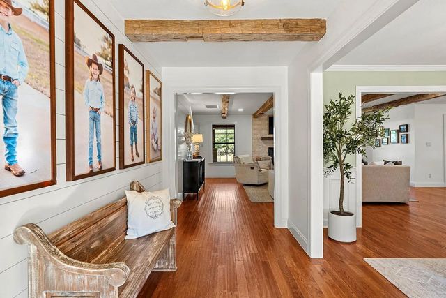 301 Medlin Creek LOOP, Dripping Springs, TX 78620