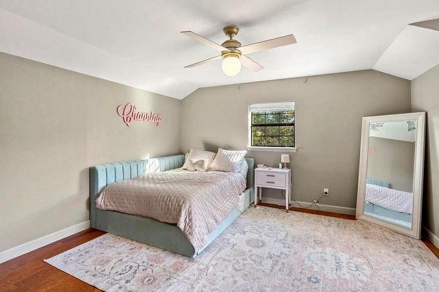 301 Medlin Creek LOOP, Dripping Springs, TX 78620