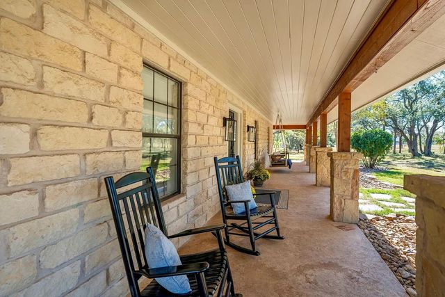 301 Medlin Creek LOOP, Dripping Springs, TX 78620