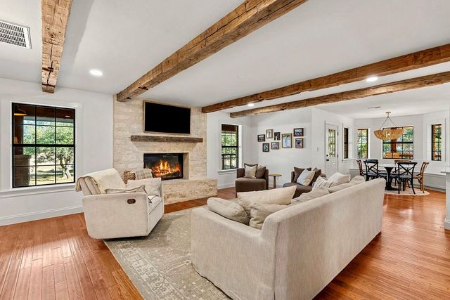 301 Medlin Creek LOOP, Dripping Springs, TX 78620