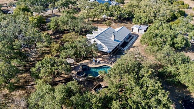 301 Medlin Creek LOOP, Dripping Springs, TX 78620